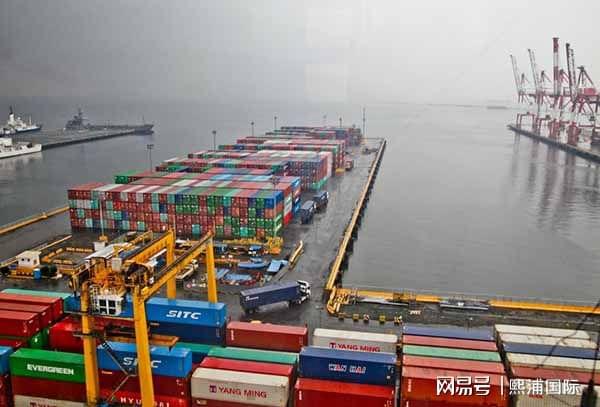 國(guó)際貨運(yùn)中的費(fèi)用解析 如何區(qū)分滯港費(fèi)、滯箱費(fèi)、堆存費(fèi)及海上貨代